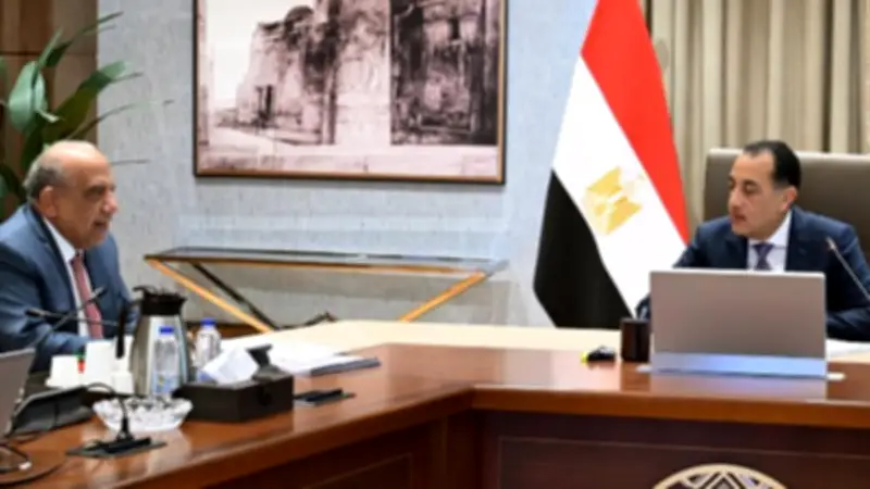 مدبولي يتابع 49 مشروعاً لتدعيم شبكة الكهرباء لصيف 2026