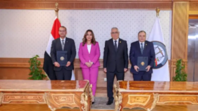تسليم 52 قطعة أرض لوزارة التنمية المحلية بعد إخلائها من إشغالات المركبات