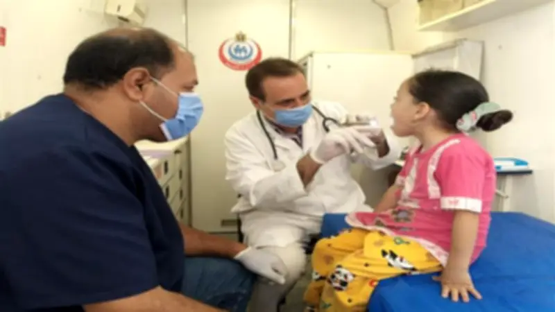 فحص 603 مرضى مجانا في قافلة طبية بقرية النويرات في المنيا
