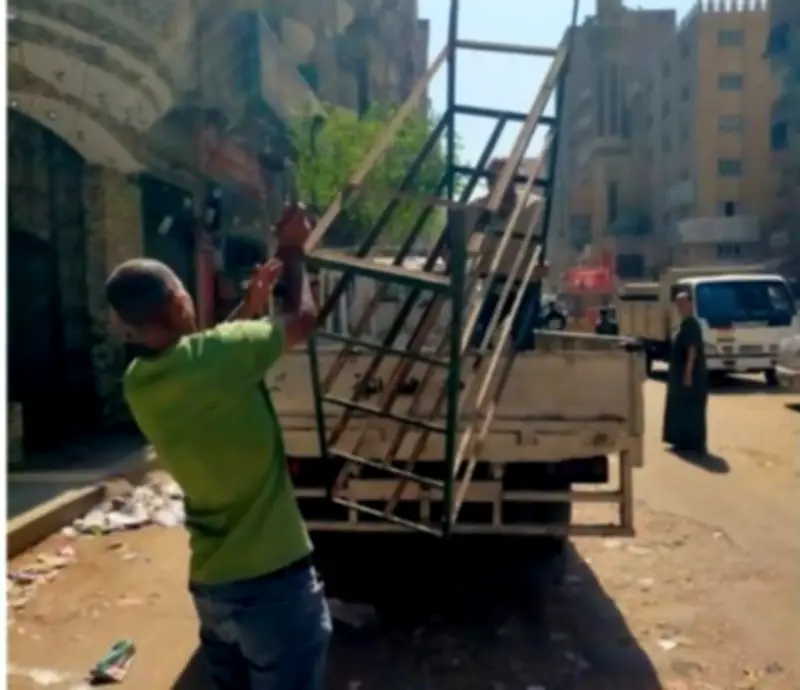 غلق 7 مقاهي و3 محال عصير خلال جولة للمحافظ في شوارع الجيزة