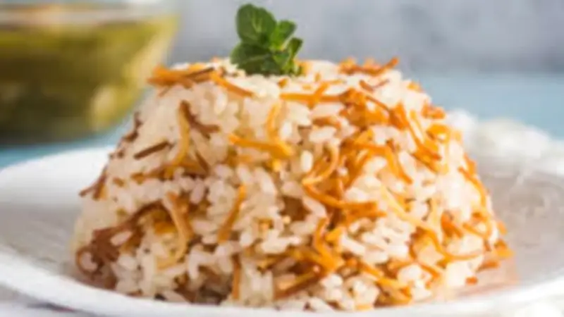 سر عمل الأرز بالشعرية مثل المطاعم.. 7 خطوات لحبات مفلفلة وطعم شهي