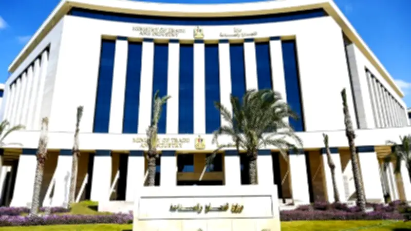 مبادرة شمس الصناعة: تزويد 7 آلاف مصنع بالطاقة الشمسية خلال عامين
