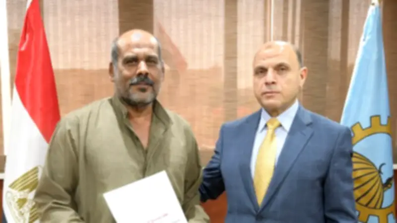 الغربية تسلم 9 عقود تقنين أراضي الدولة للمواطنين
