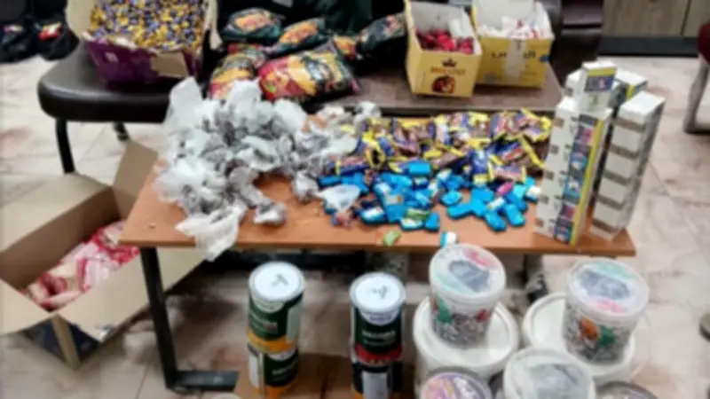 ضبط 940 عبوة مواد غذائية منتهية الصلاحية و76 كجم لحوم فاسدة في أسيوط