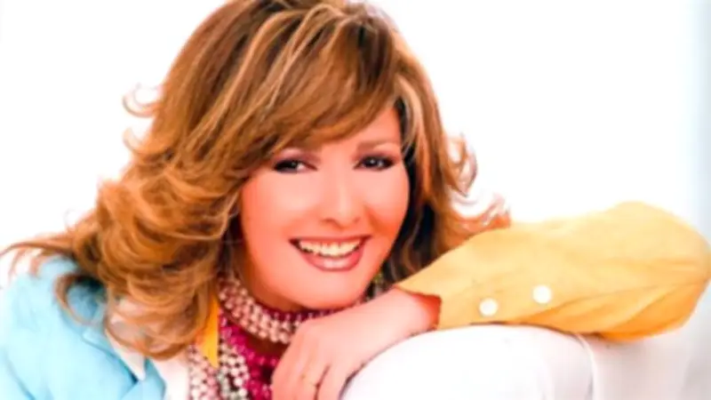 آثار الحكيم: اعتزلت الفن منذ 15 عامًا في قمة نجاحي وليس بسبب أزمات