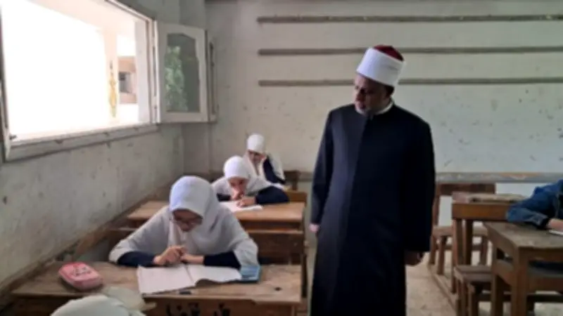 غرفة العمليات: أسئلة كيمياء الثانوية الأزهرية متوازنة وتناسب جميع الطلاب