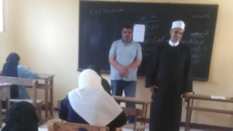 رئيس منطقة الأزهر بالدقهلية يتفقد سير امتحانات الثانوية الأزهرية