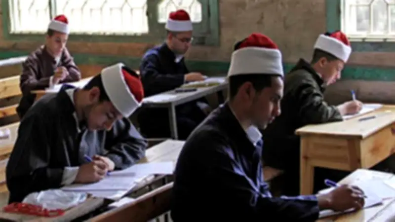 امتحانات الثانوية الأزهرية 2026.. انتهاء امتحان الأحياء لطلاب العلمي دون شكاوى