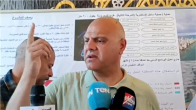 محافظ الإسكندرية: الشواطئ مفتوحة ومجانية وخدمات متنوعة للمواطنين