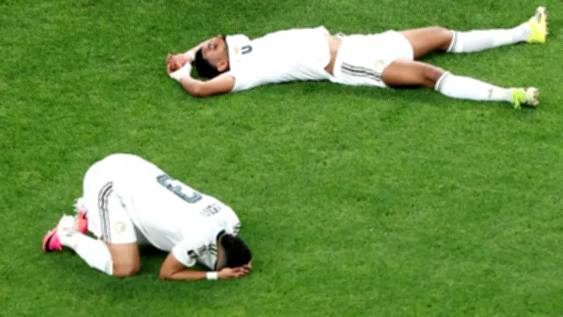 أسطورة الجزائر يهاجم سياسة الاتحاد السعودي ويطالب بمدرب وطني