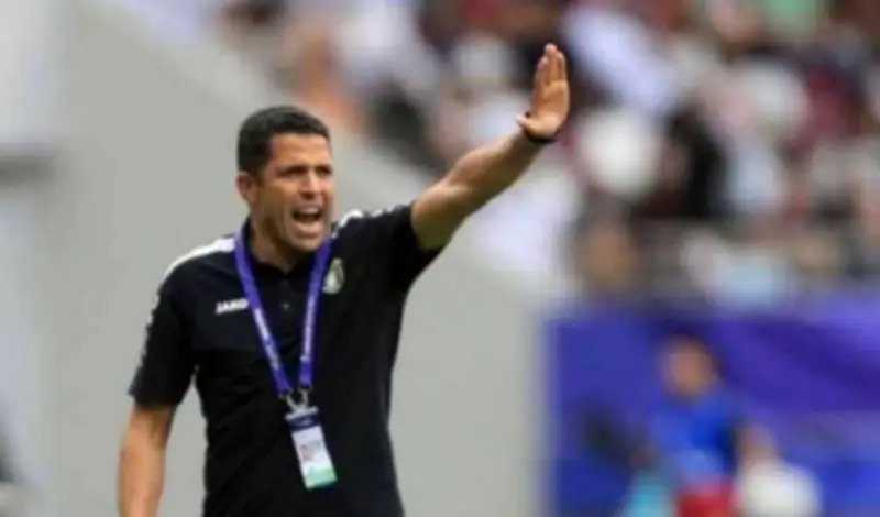 عمرو بركات يبدأ مهمته مع الأهلي قبل الوصول إلى القاهرة ويحسم ملف الراحلين