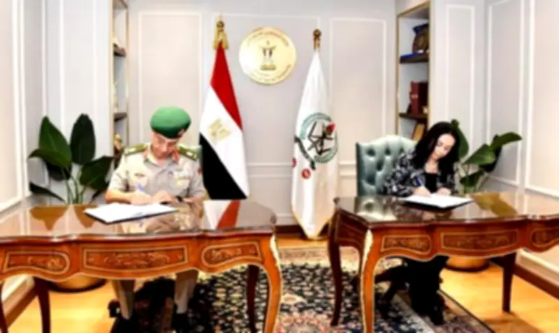 القوات المسلحة توقع بروتوكول تعاون مع التضامن وجامعة القاهرة