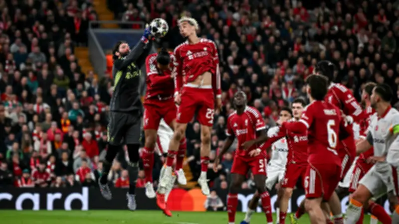 يوفنتوس يضع ليفربول في موقف معقد بطلب أليسون بيكر الرحيل