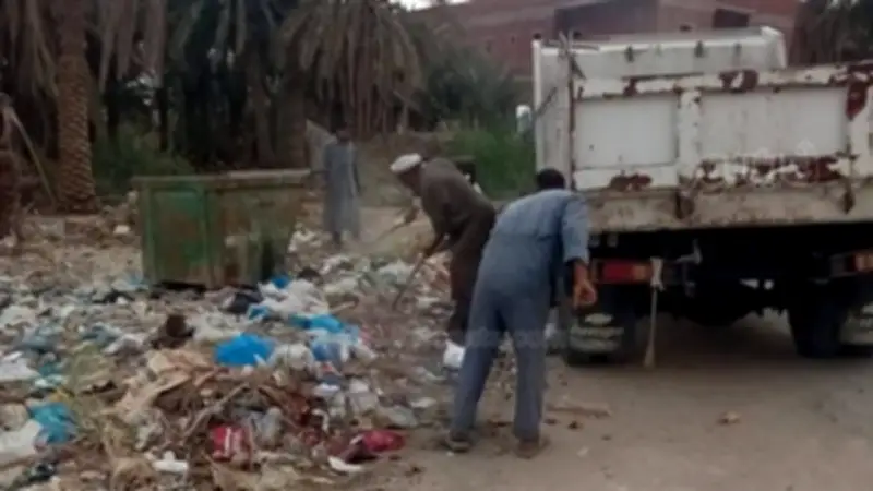 حملات مكثفة لتنفيذ أعمال النظافة وإزالة القمامة بسيوة