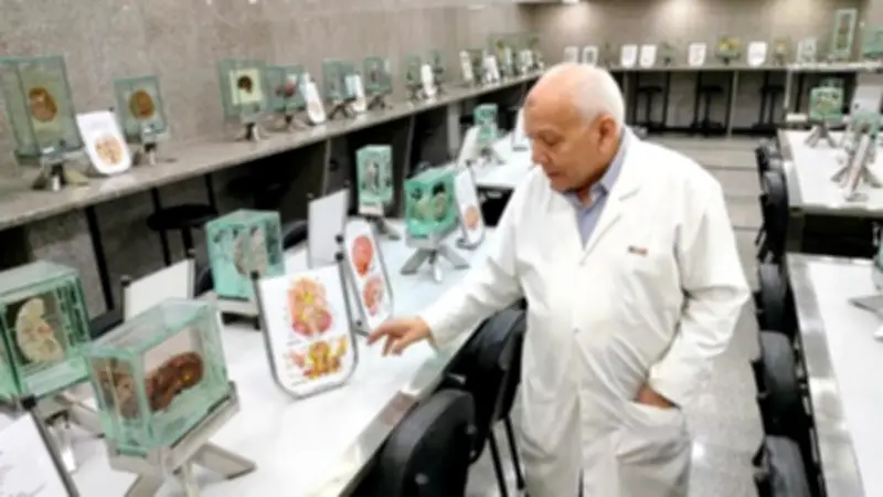 نقابة الأطباء تنعي الدكتور محمد صلاح الدين أستاذ التشريح بجامعة المنصورة