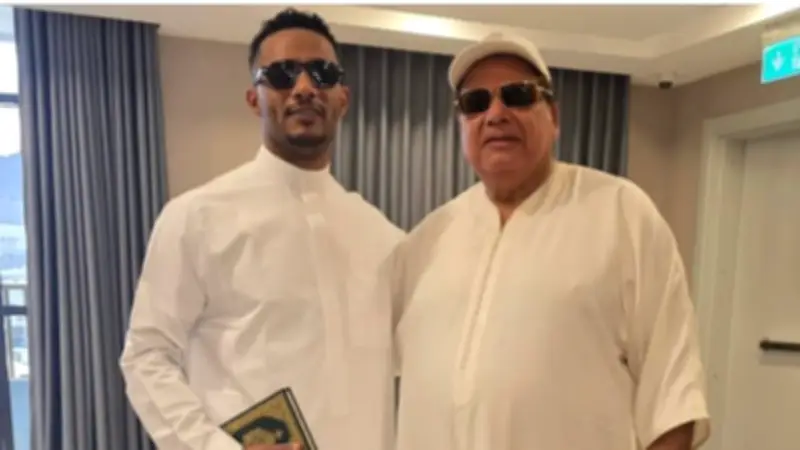 محمد رمضان ومحمد أبو العينين يؤديان مناسك الحج في أطهر البقاع