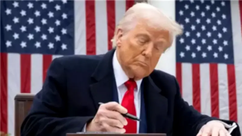 ترامب يوقع مرسوماً لتعديل الرسوم الجمركية على النحاس والألمنيوم والحديد