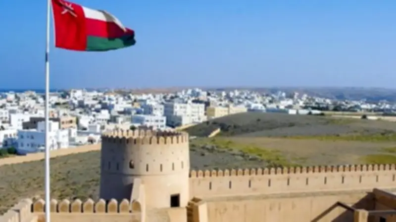 وول ستريت جورنال: واشنطن لا تملك خطة لمهاجمة عمان رغم التهديدات