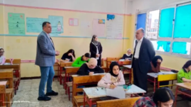 انتظام امتحانات المستوى الرفيع للشهادة الإعدادية بمدارس اللغات في دمياط