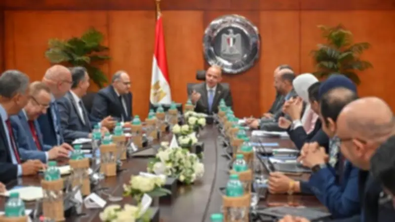 وزير الاستثمار: الالتزام بالجودة ضرورة لزيادة صادرات الأدوية البيطرية