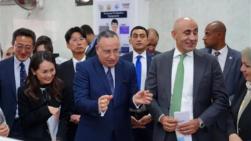 وفد حكومي رفيع يزور معهد الكوزن المصري الياباني ويشيد بتجربته التعليمية