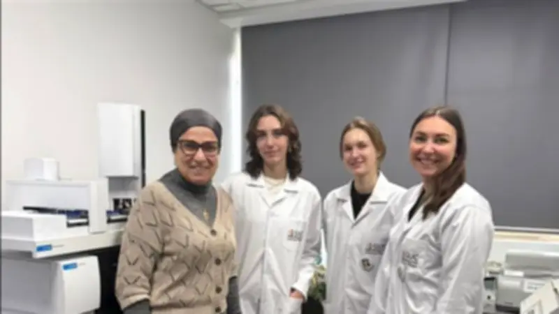 الجامعة الألمانية بالقاهرة تستضيف باحثات من برلين الحرة لأبحاث دوائية