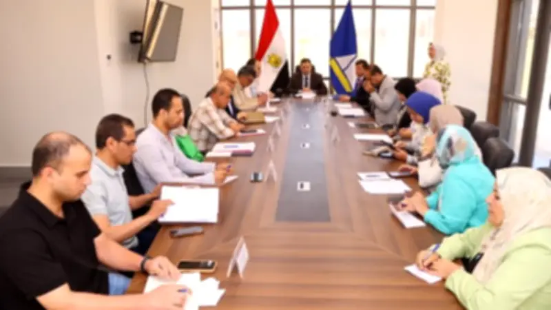 محافظ دمياط يتابع ملف تقنين أراضي الدولة التابعة للإصلاح الزراعي