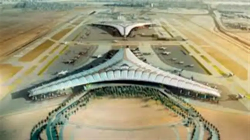استهداف مبنى ركاب في مطار الكويت بمسيرات وصواريخ إيرانية.. وتعليق الرحلات