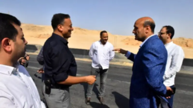 محافظ أسيوط يتفقد موقعًا مقترحًا لمأوى للكلاب الضالة بطريق المطار