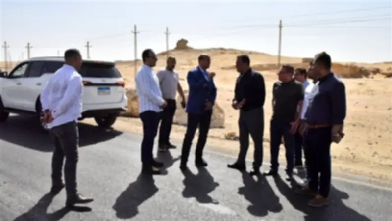 محافظ أسيوط يتفقد موقعًا مقترحًا لمأوى الكلاب الضالة بطريق المطار