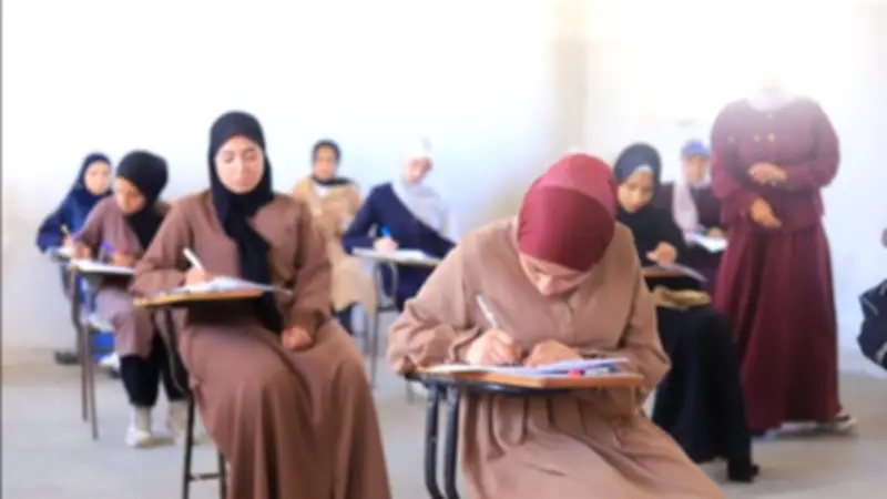 إرادة تتحدى الدمار في امتحانات الثانوية الأزهرية بفلسطين