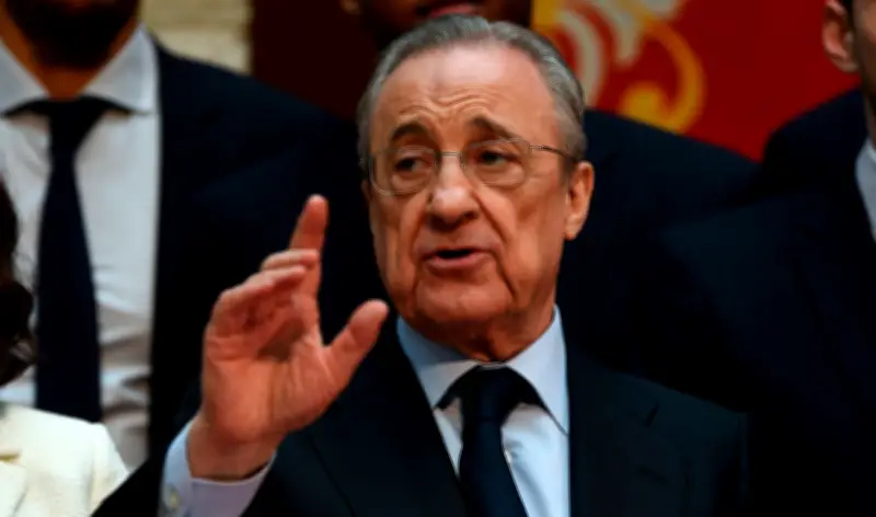 إنفانتينو يوجه رسالة خاصة لرئيس ريال مدريد بعد الفوز بالكلاسيكو