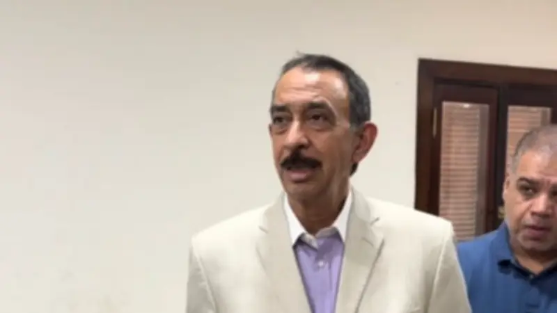 محافظ سوهاج يفاجئ مركز شباب الفراسية ويطالب بخلية نحل لخدمة الشباب