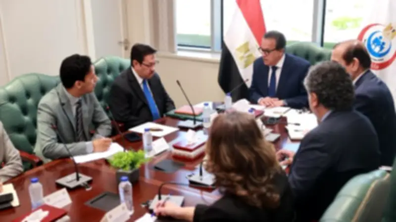 وزير الصحة يبحث تعزيز التعاون الصحي مع سفير موريتانيا وإيفاد أطباء قلب