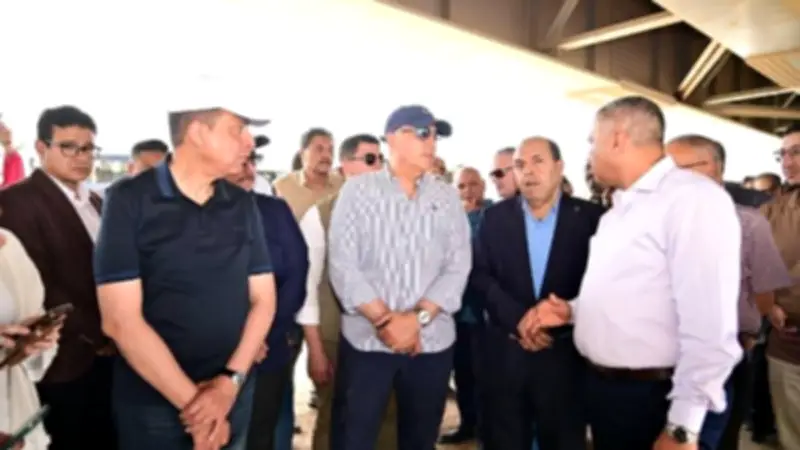 وزير الري ومحافظ المنيا يتفقدان تطهير النيل وترعة الإبراهيمية ويوجهان بتطوير كورنيش النيل