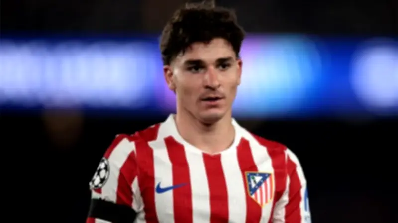 أتلتيكو مدريد يفتح الباب أمام انتقال ألفاريز إلى برشلونة بوعد رسمي