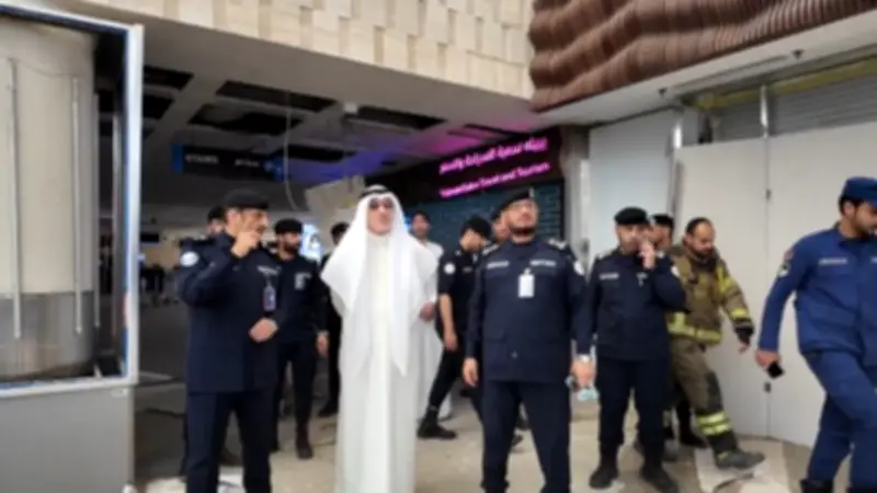وزير داخلية الكويت يتفقد مطار الكويت بعد العدوان الإيراني ويقيم الأضرار