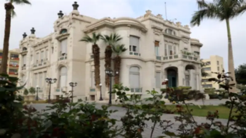 جامعة عين شمس: لا صلة لنا بطبيب القلب المزيف وتشكر الداخلية