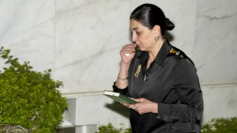 أشرف زكي ووفاء عامر يتقدمون عزاء سهام جلال في المعادي