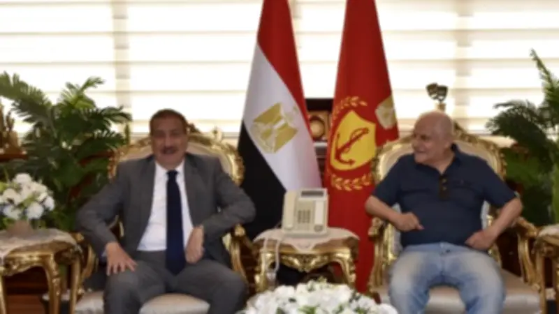 محافظ بورسعيد يبحث مع وفد حكومي سبل تعزيز التعاون والتنمية
