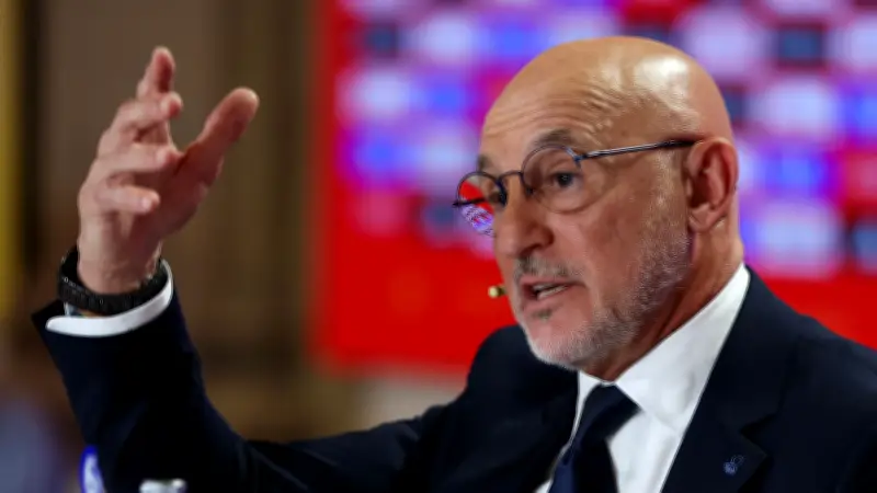 دي لا فوينتي: من يفعل ذلك مجنون.. ويتحدث عن نهاية مشواره مع إسبانيا