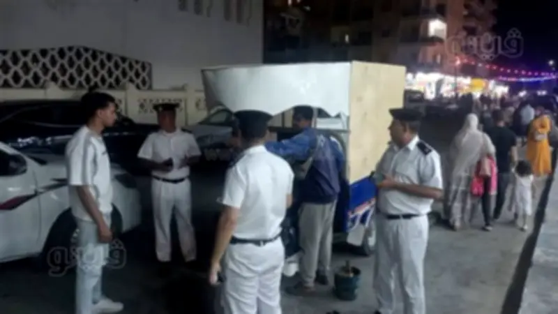 حملات مكبرة لضبط التروسيكلات والتوك توك المخالفة بكورنيش مطروح