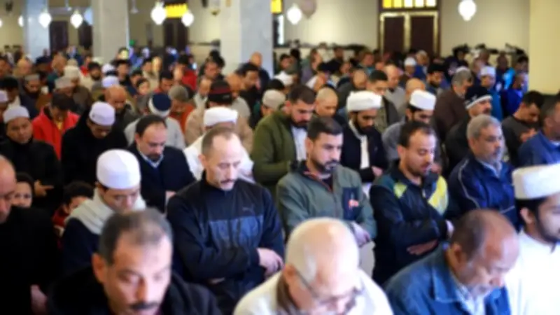 حكم ترك دعاء الاستفتاح في الصلاة.. خلاف فقهي بين المذاهب