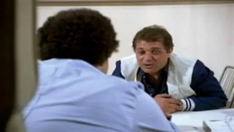 صفعة على الوجه أبكت محمود عبد العزيز في إعدام ميت.. القصة الكاملة