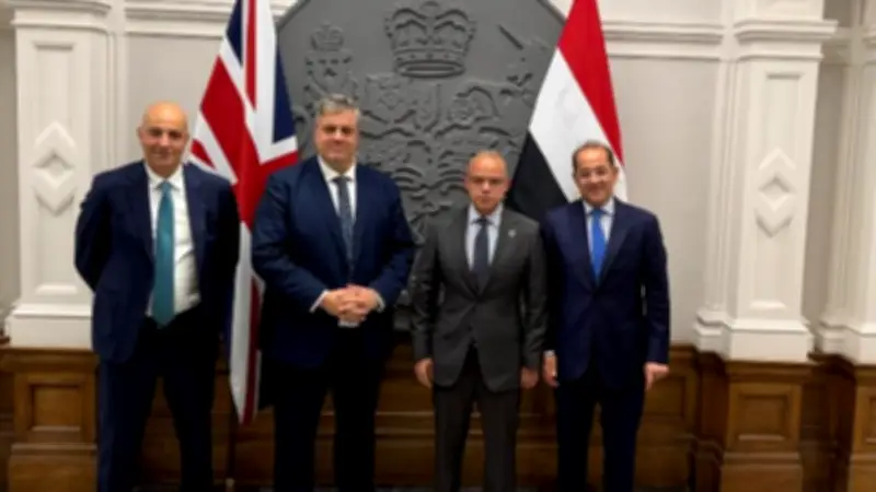 وزير الاستثمار يبحث تعزيز التعاون مع بريطانيا في الصناعة والتكنولوجيا والصحة