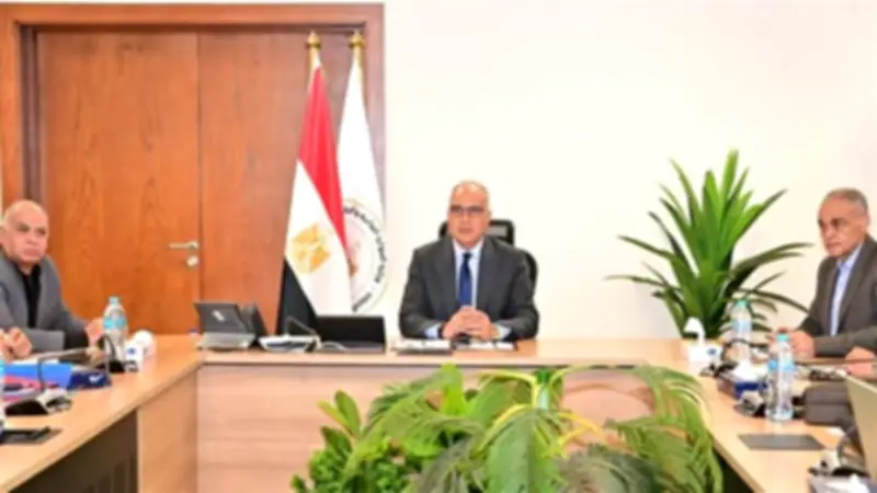 وزير الري يوجه بإدراج أعمال تطهيرات الترع والمصارف على المنصة الإلكترونية