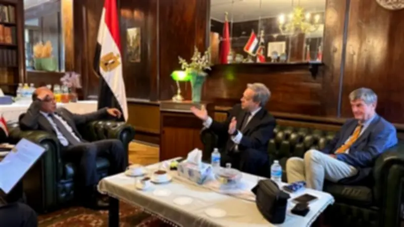 وزير الاستثمار يبحث مع شركة بريطانية تحويل مقلب شبرامنت لمصنع تدوير