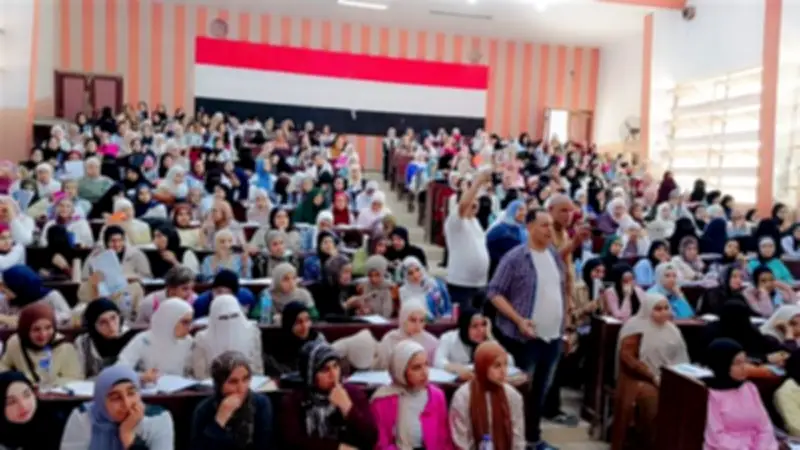 إقبال كثيف على المراجعات النهائية للشهادة الإعدادية بالفيوم
