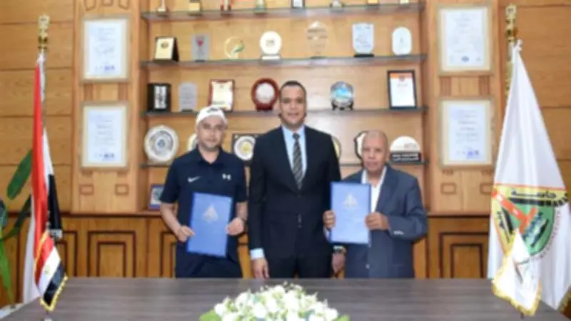 جامعة بنها توقع بروتوكولاً لتعظيم العائد الاقتصادي للملاعب الرياضية