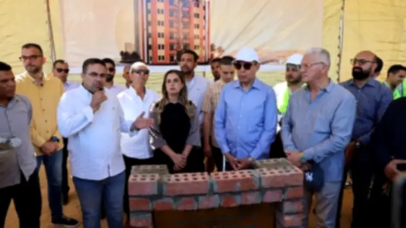 محافظ المنيا يضع حجر أساس مشروع عمارات النخيل بمدينة مطاي